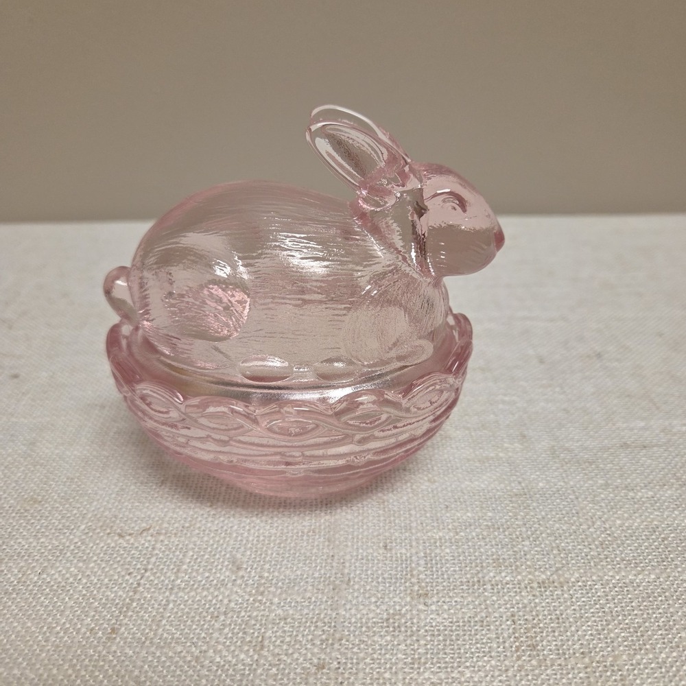 NEW‎ Collectible Mosser Pink Glass Rabbit on Basket Figurine/Easter Bunny 4"
